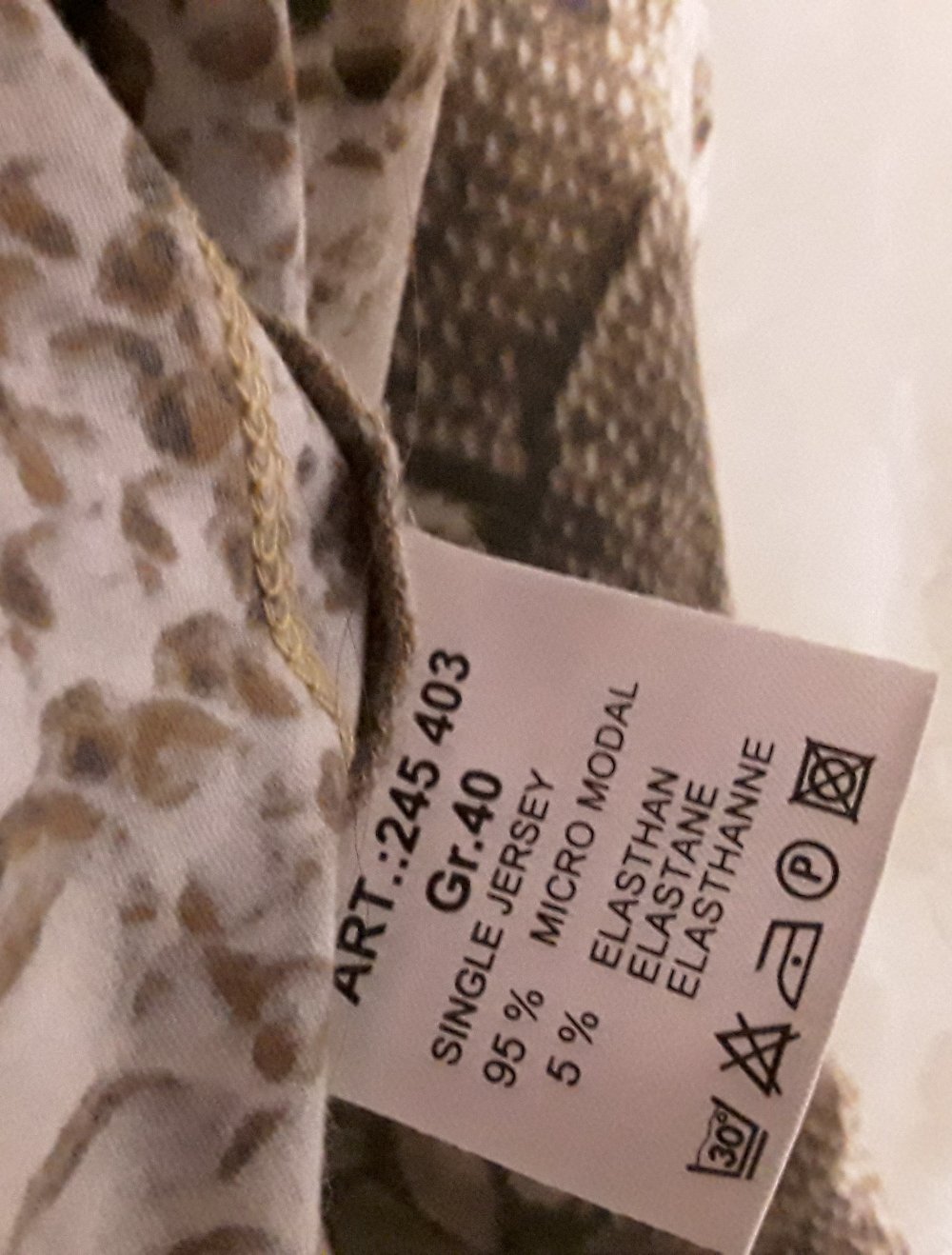 Ausgefallenes Shirt von Katja Foos Eiszeit