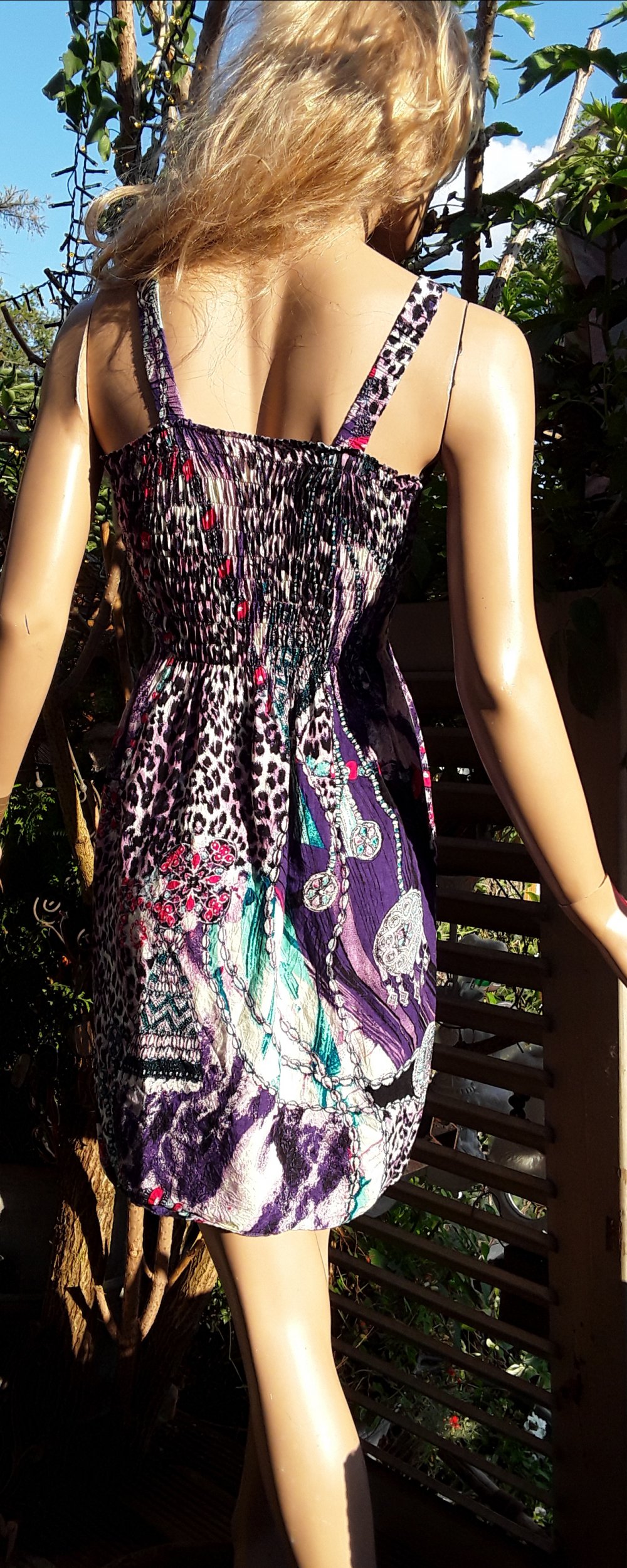 Tolles Minikleid mit auffälligem Muster