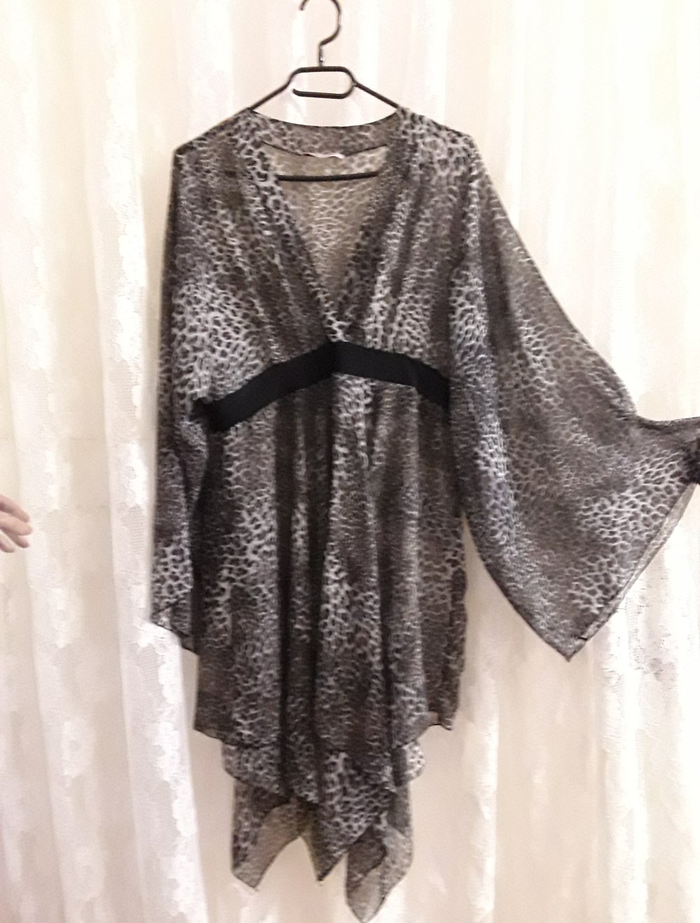 luftige Zipfel-Tunika/Kleid mit weiten Ärmeln