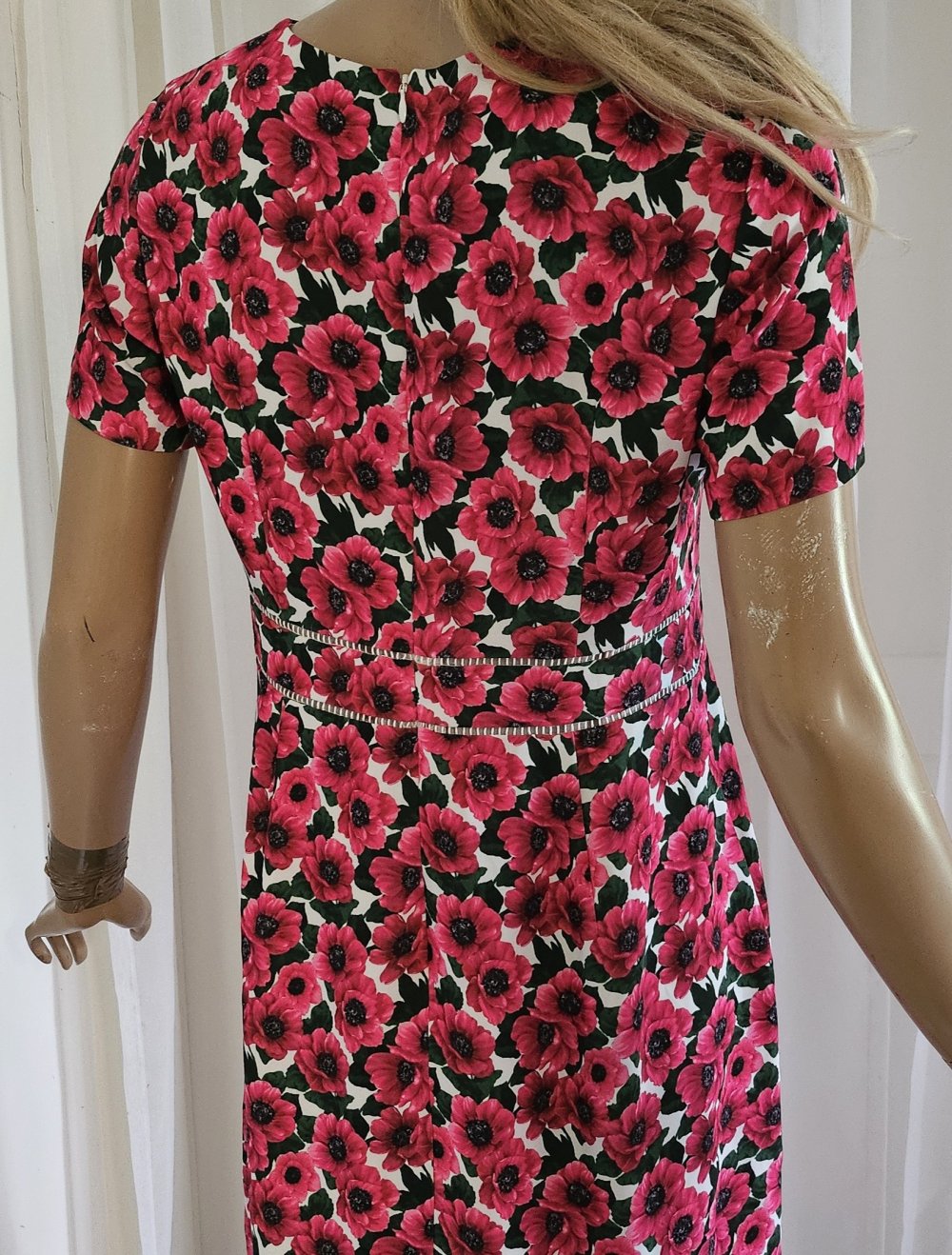 Leinenkleid mit Anemonen