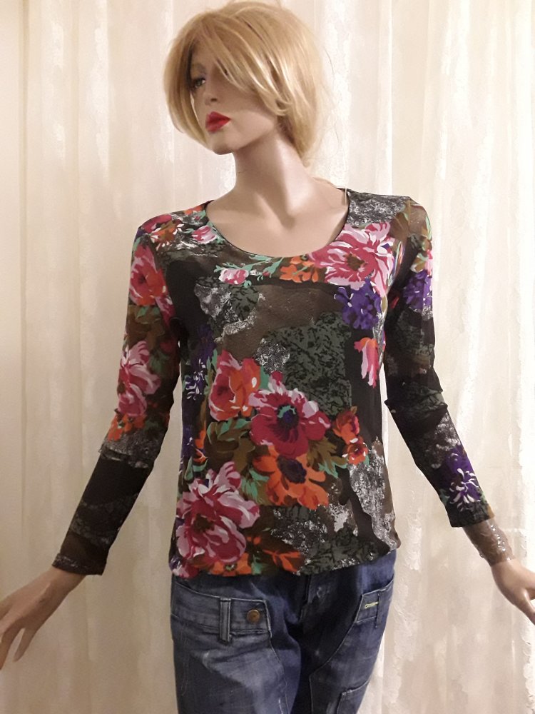 Shirt mit schönem floralen Muster 