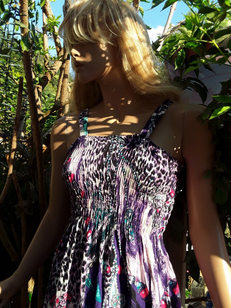 Tolles Minikleid mit auffälligem Muster