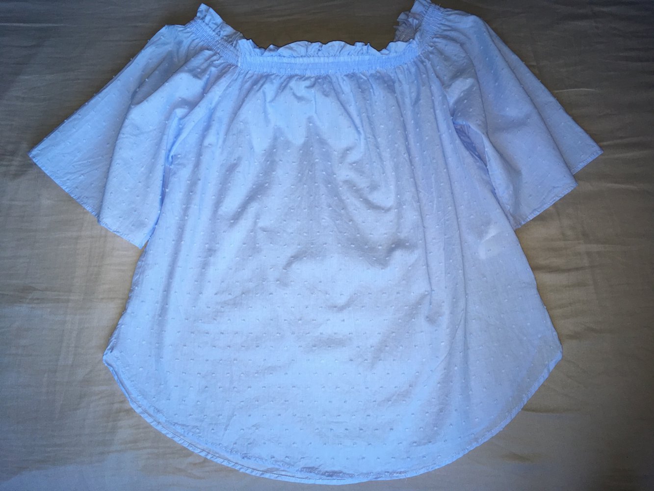 Wunderschöne schulterfreie Bluse 