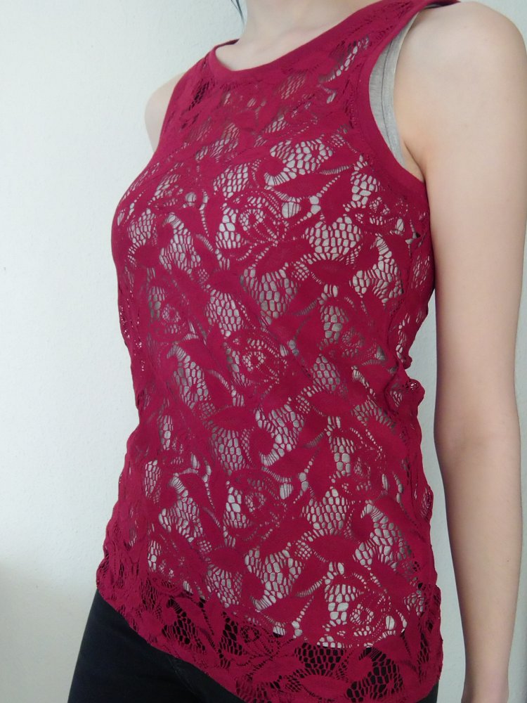 Top wein rot Spitze Blumen ungetragen, neu
