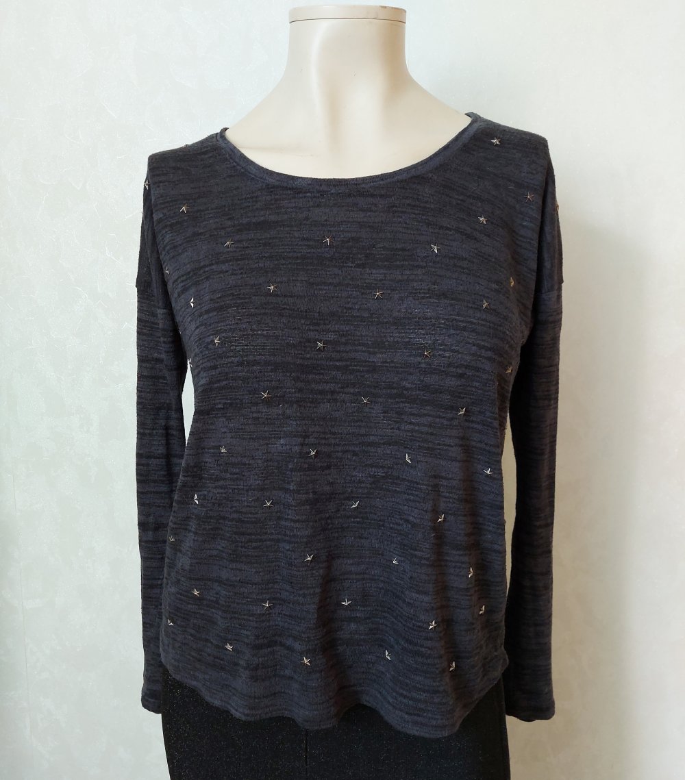 Shirt ~ langärmlig ~ Sterne ~ Nieten ~ hinten länger ~ Leggins ~ S ~ Vero Moda