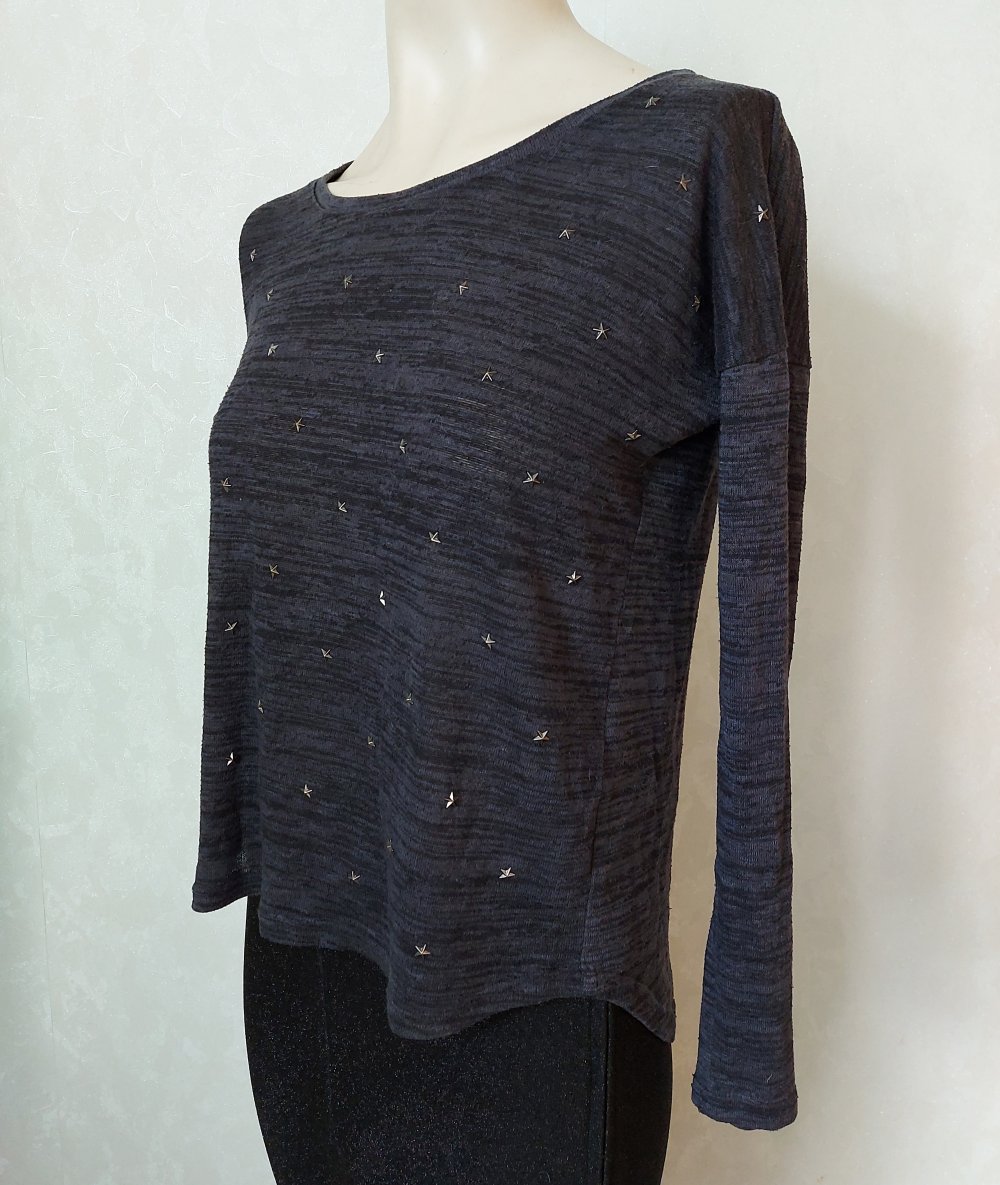 Shirt ~ langärmlig ~ Sterne ~ Nieten ~ hinten länger ~ Leggins ~ S ~ Vero Moda