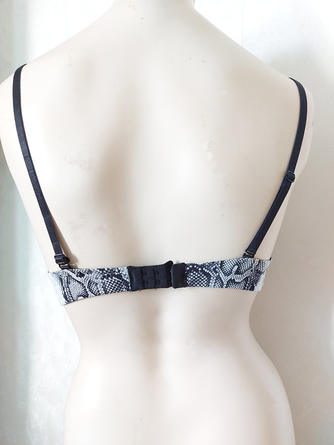 Schlange ~ Maxi Push-up BH ~ schwarz ~ Muster ~ Animal ~ weiß