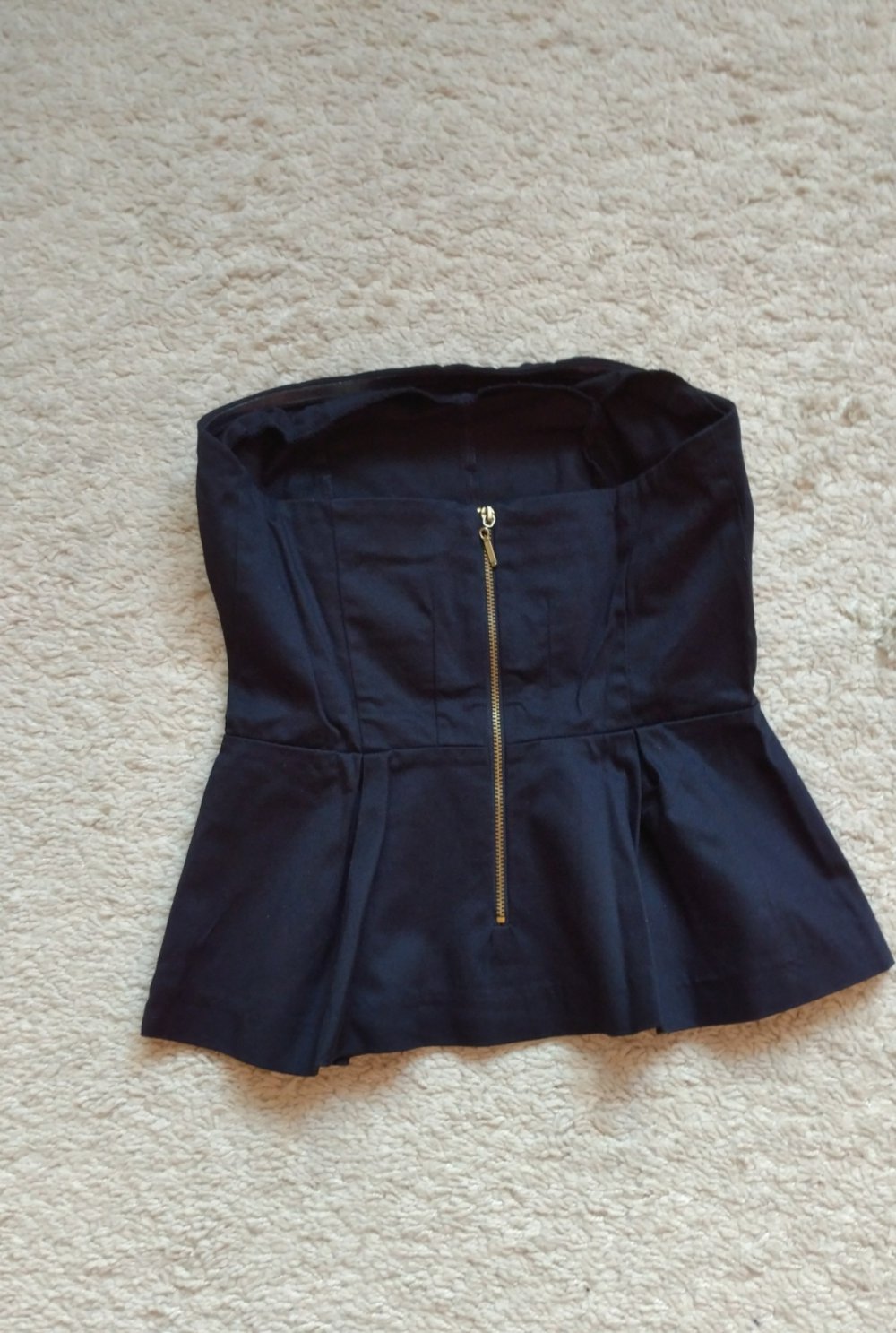 Schwarzes robustes Schößchen Peplum Top trägerlos 34 XS Zalando collection Damen