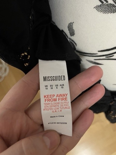 Extravagantes Spitzenkleid von Missguided, Gr. 38, gekauft bei ASOS