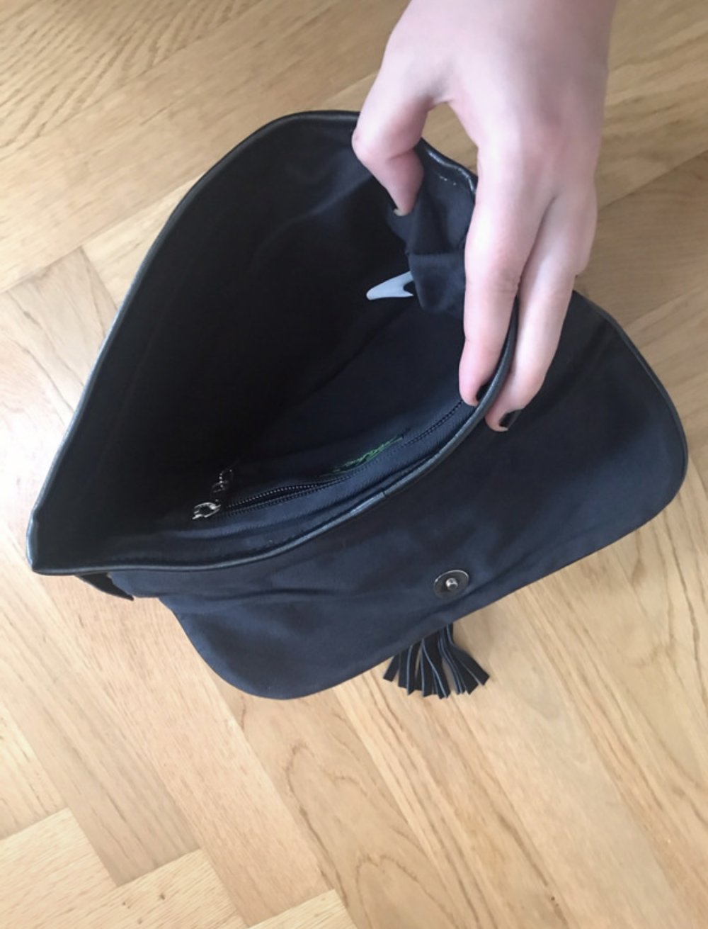 Clutch mit Fransen und Ethno-Muster von ASOS