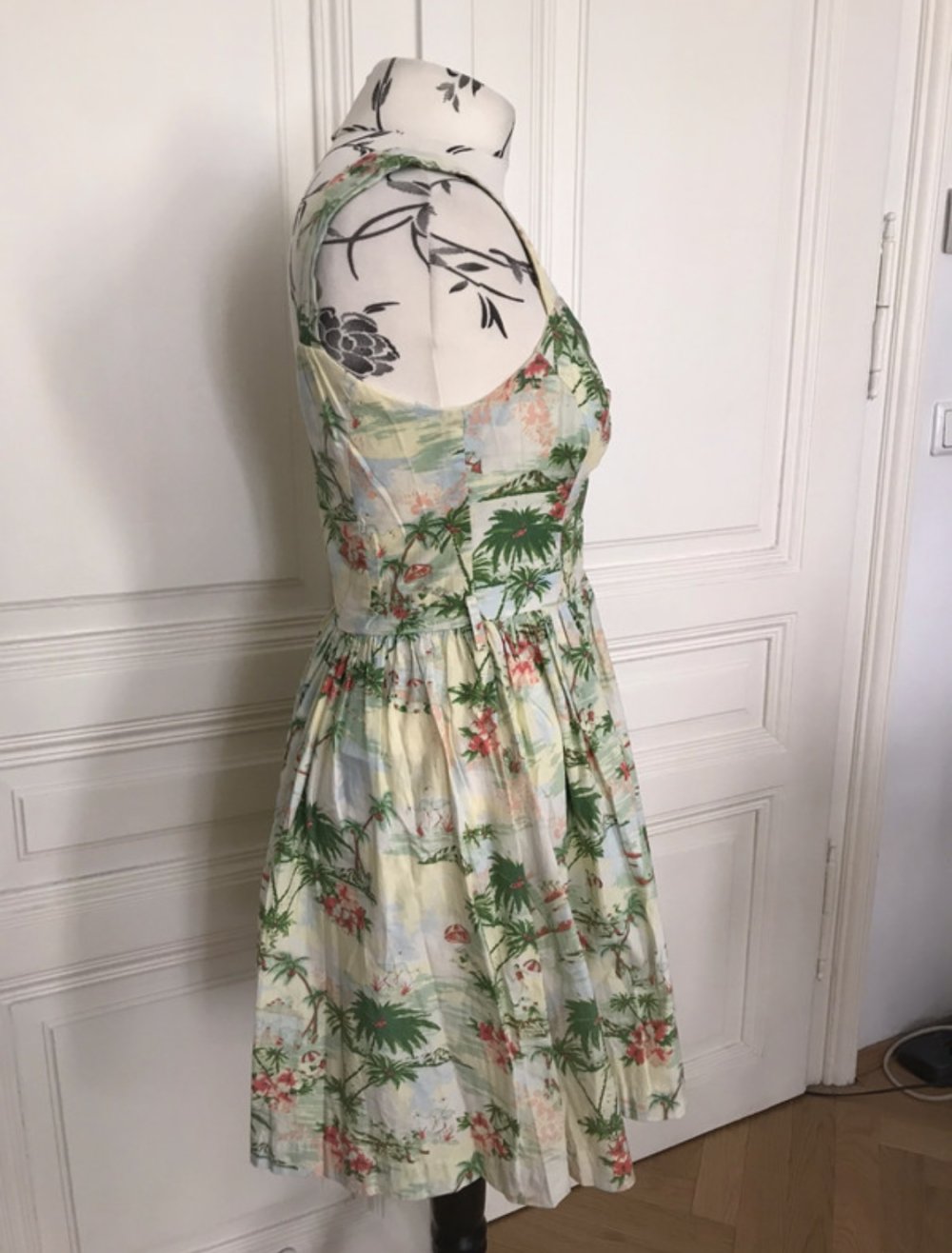 Süßes Sommerkleid mit Tropenmuster, leicht ausgestellt, von New Look, Gr. 36/38 (UK 10)