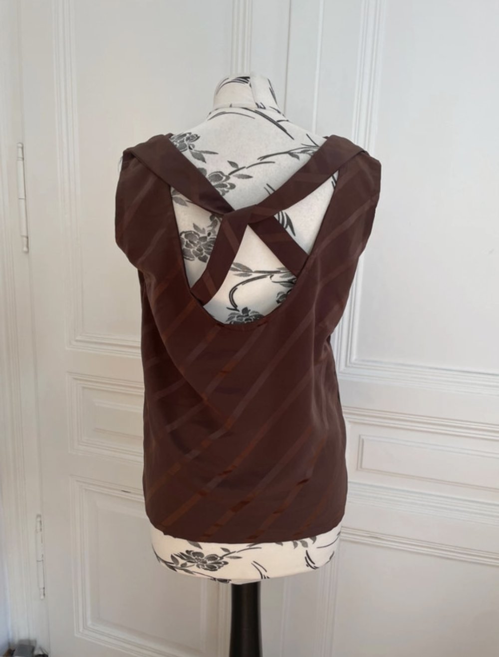 Selbstgenähtes Top mit überkreuzten Trägern