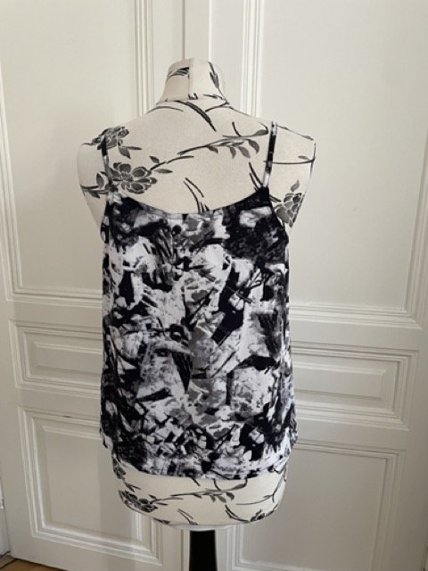 Top mit Spitzeneinsatz von Noisy May, Gr. S