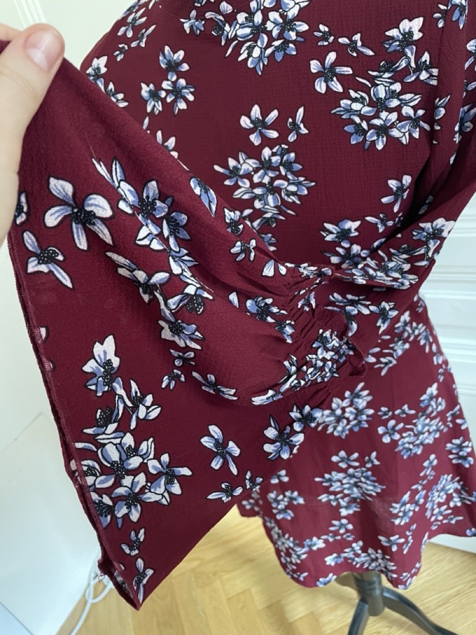 Florales Kleid mit Trompetenärmeln von AX Paris, Gr. 38 (10)