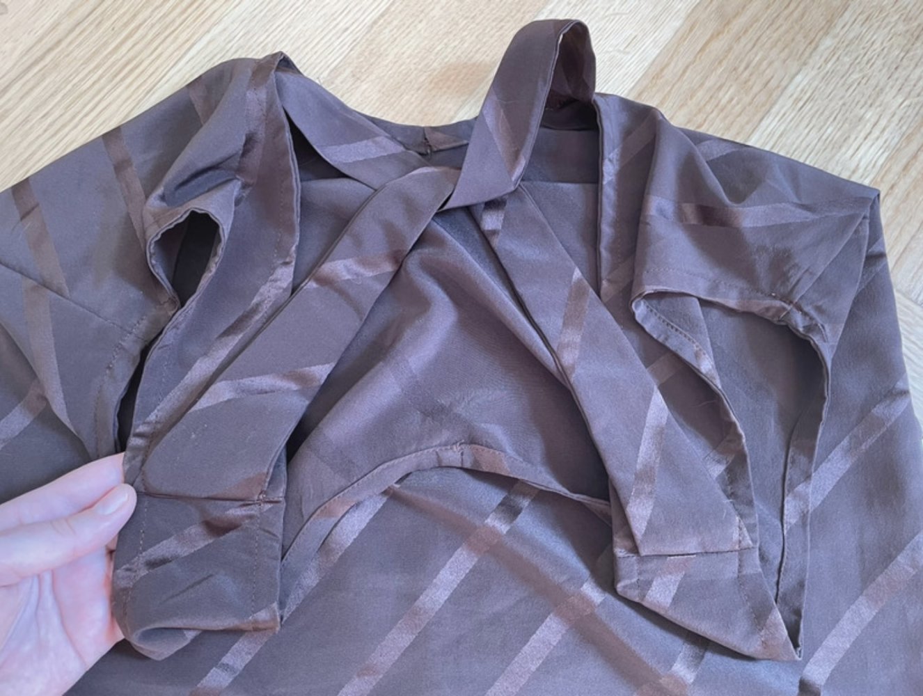 Selbstgenähtes Top mit überkreuzten Trägern