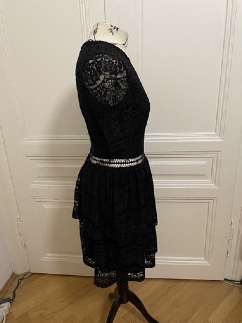 Extravagantes Spitzenkleid von Missguided, Gr. 38, gekauft bei ASOS