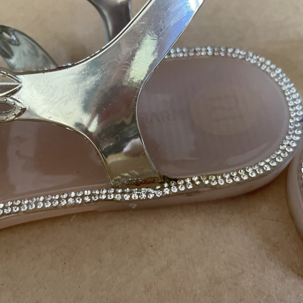 Jellysandalen mit Glitzersteinen von ASOS, Gr. 38