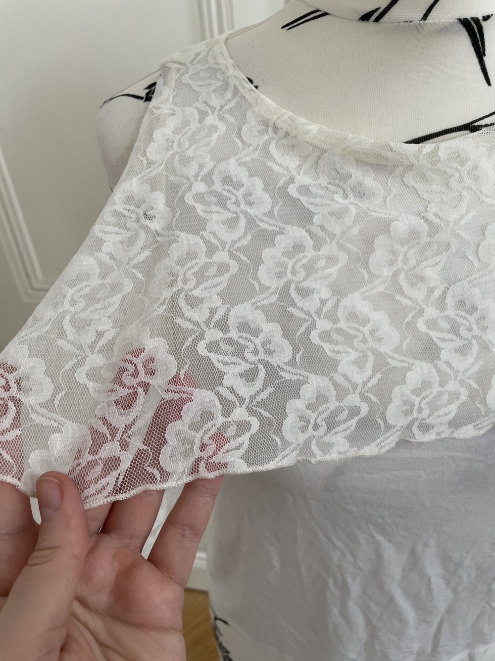 Weißes Top mit Spitze von ASOS, Gr. 38