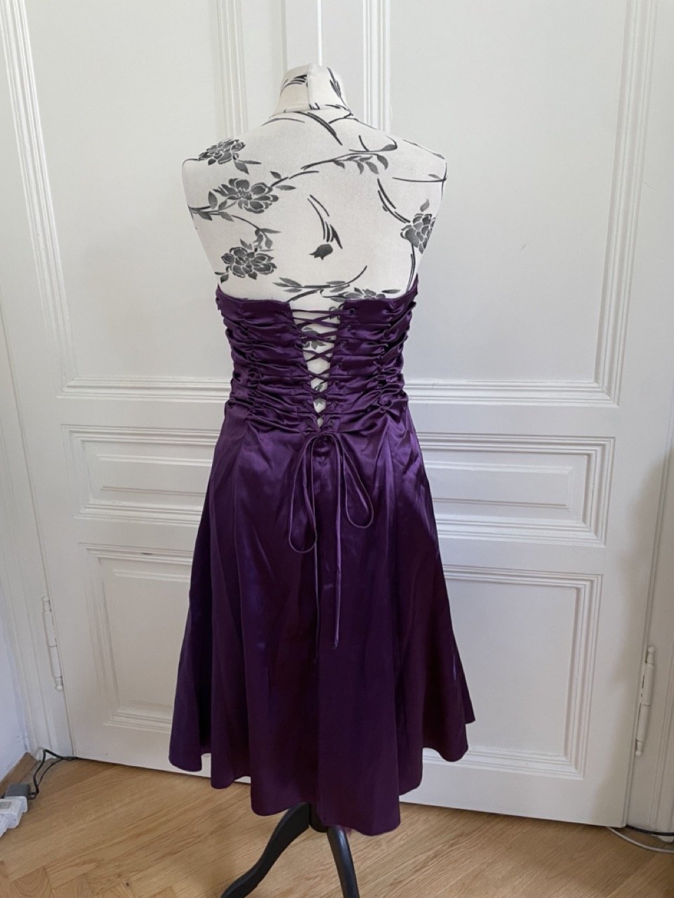 Lila Abendkleid mit Korsagenschnürung von Juhu & Christine, Gr. 36/38