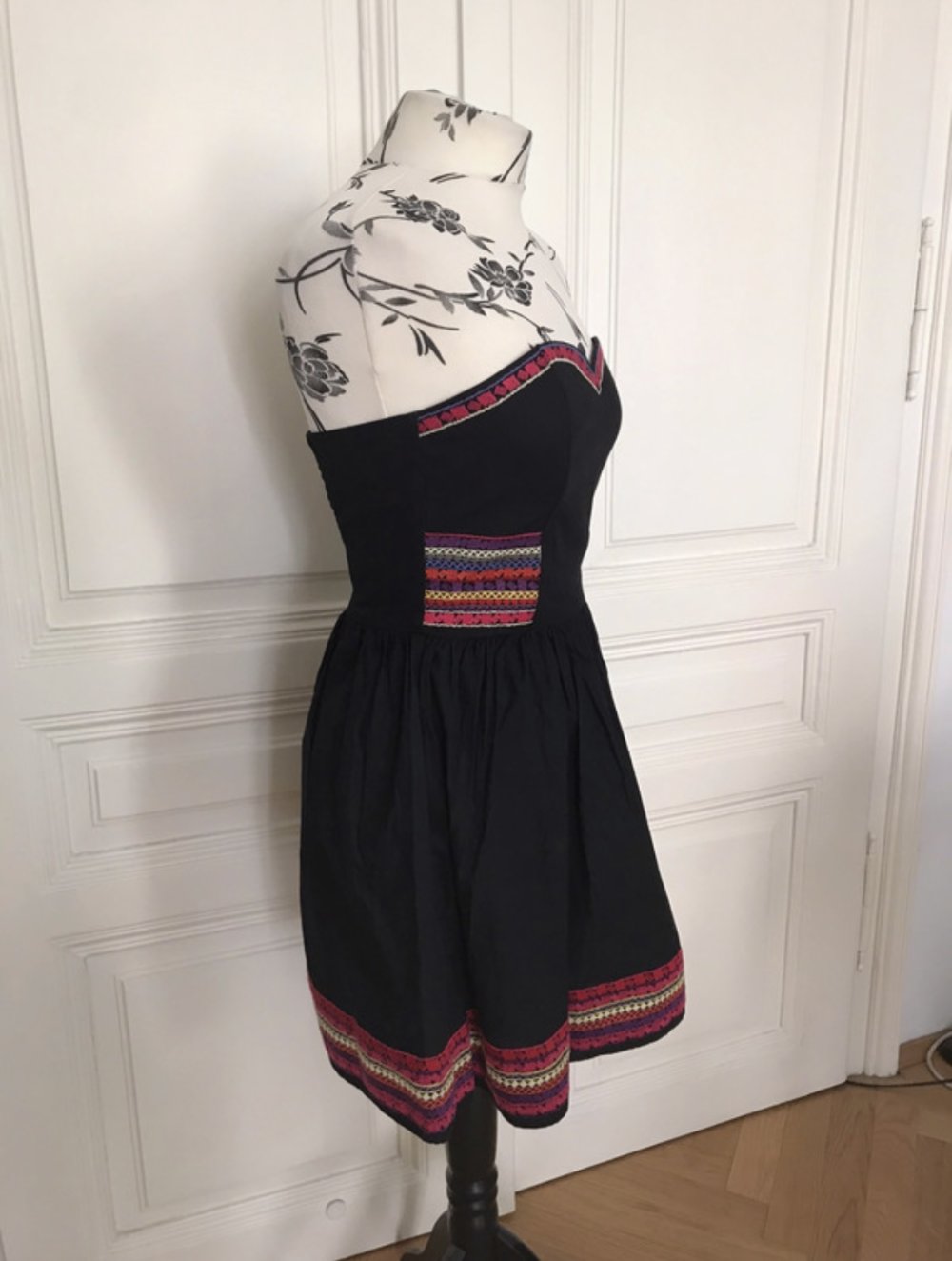 Schulterfreies Sommerkleid mit Ethno-Muster, Gr. 38