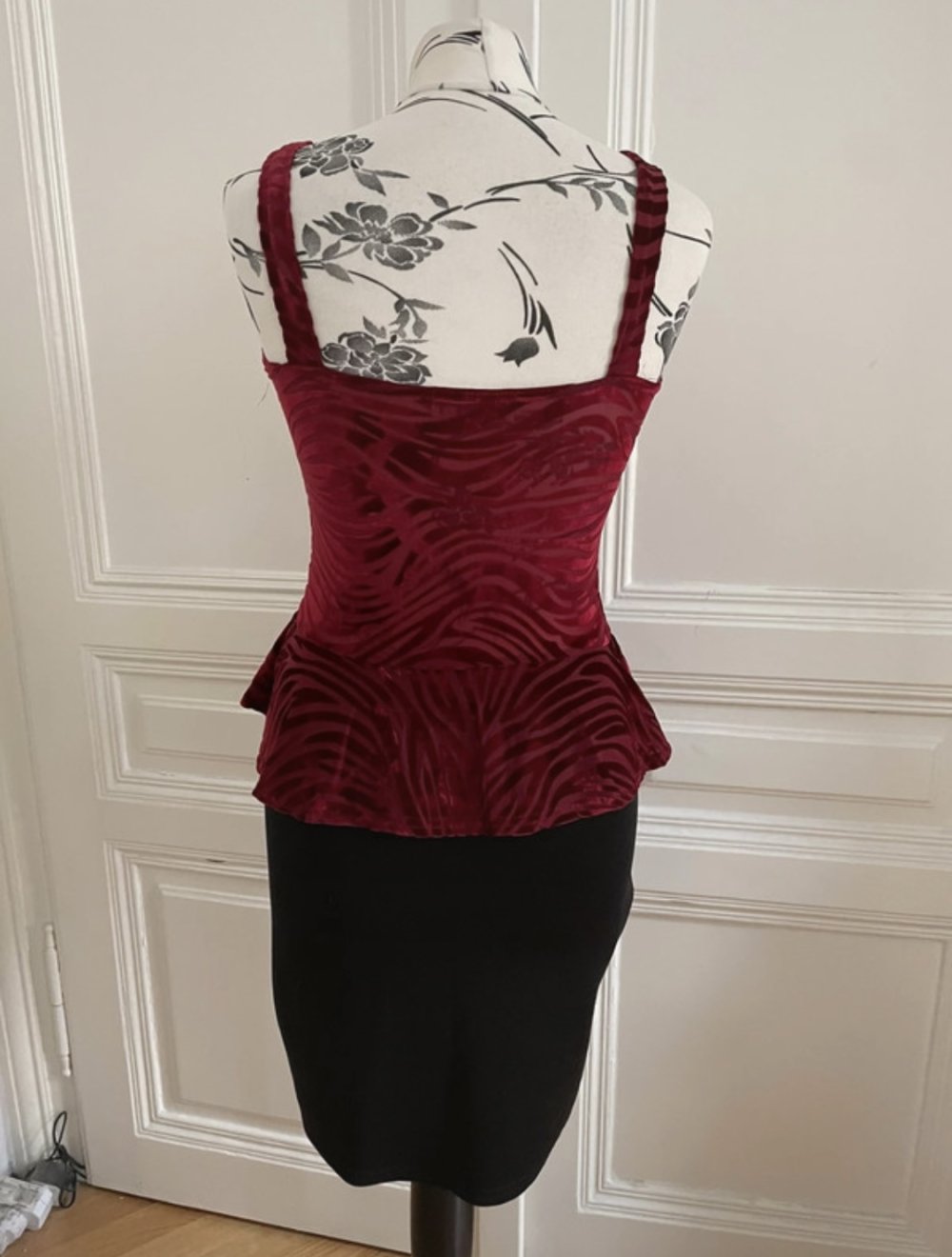 Schößchenkleid mit Samtoberteil, Gr. 36/38