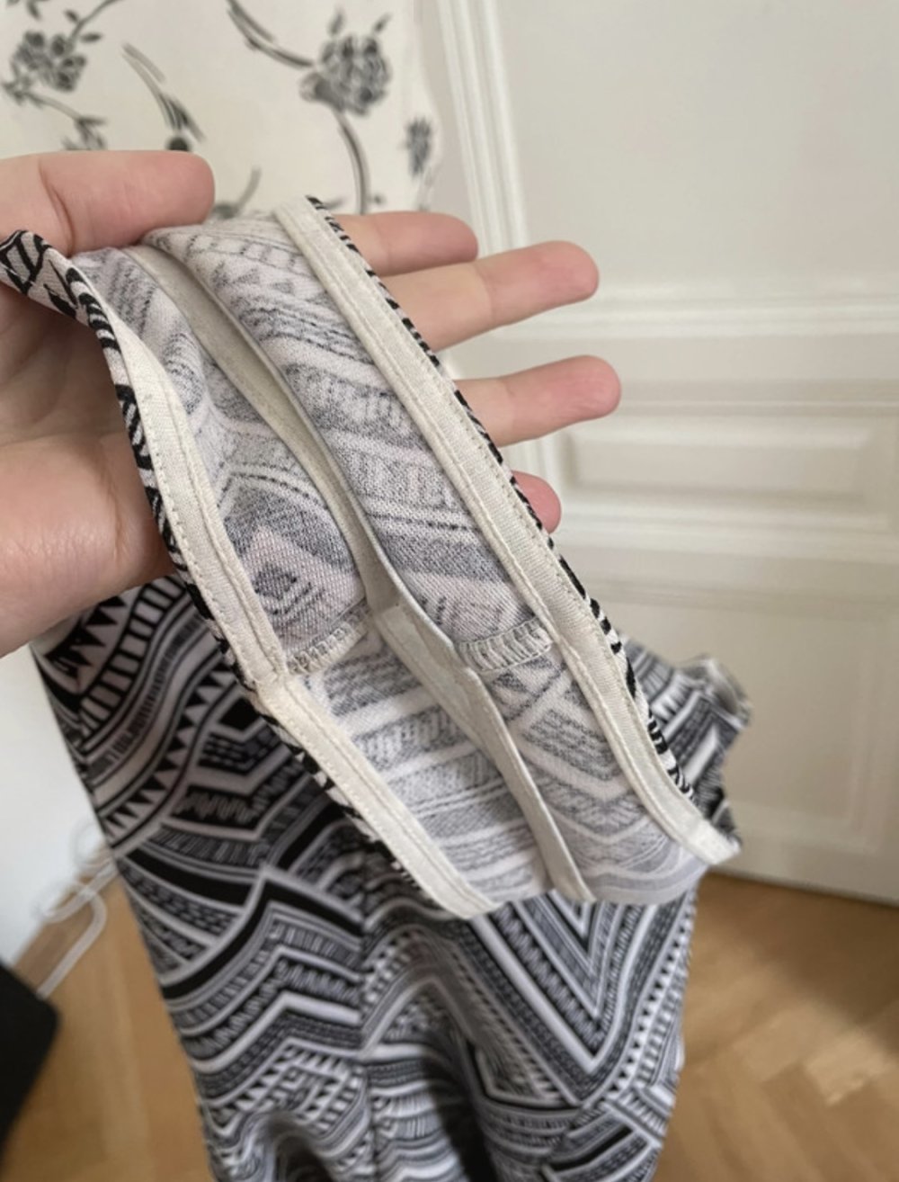 Gemustertes Skaterkleid von H&M, Gr. 38