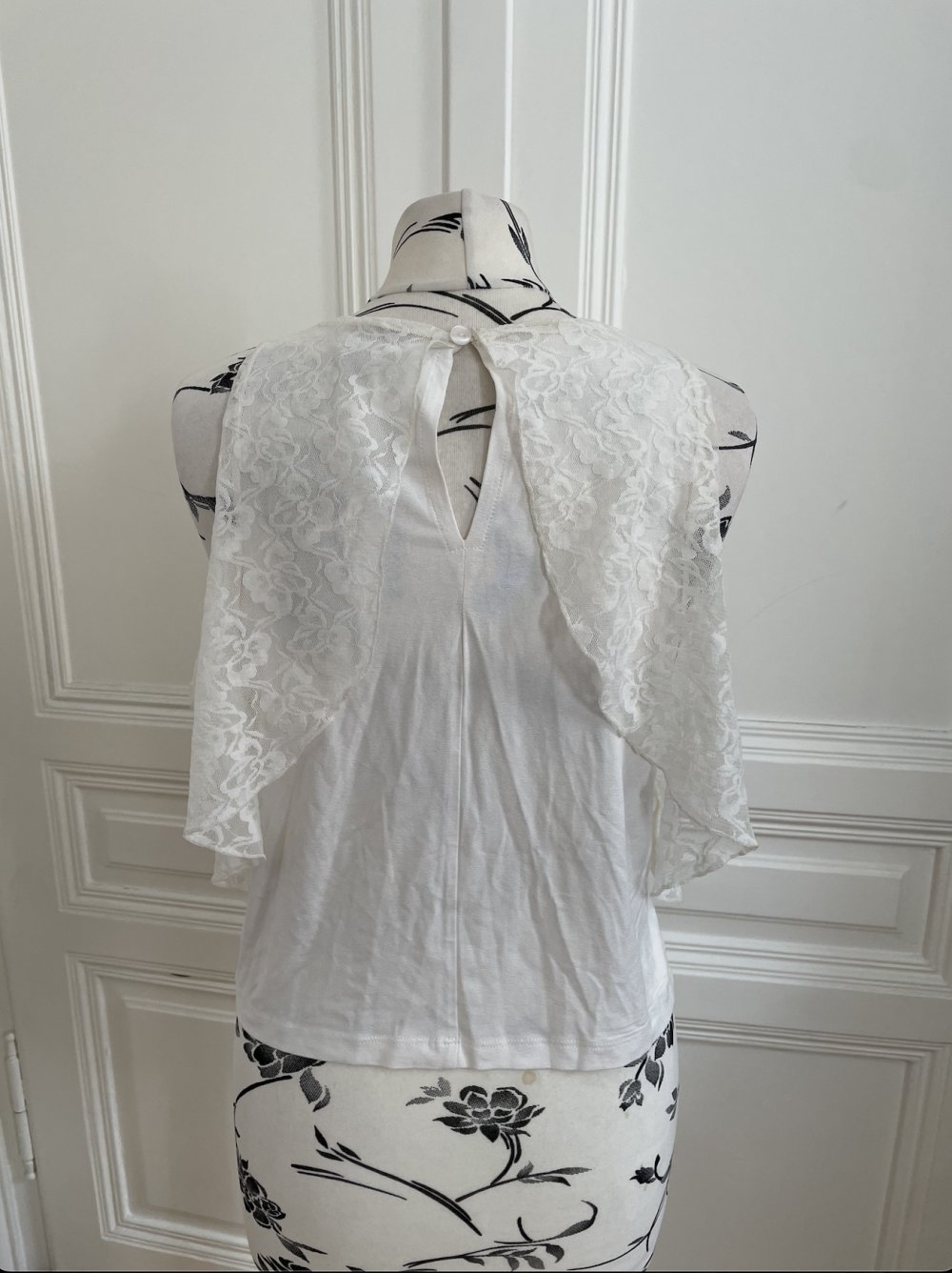 Weißes Top mit Spitze von ASOS, Gr. 38