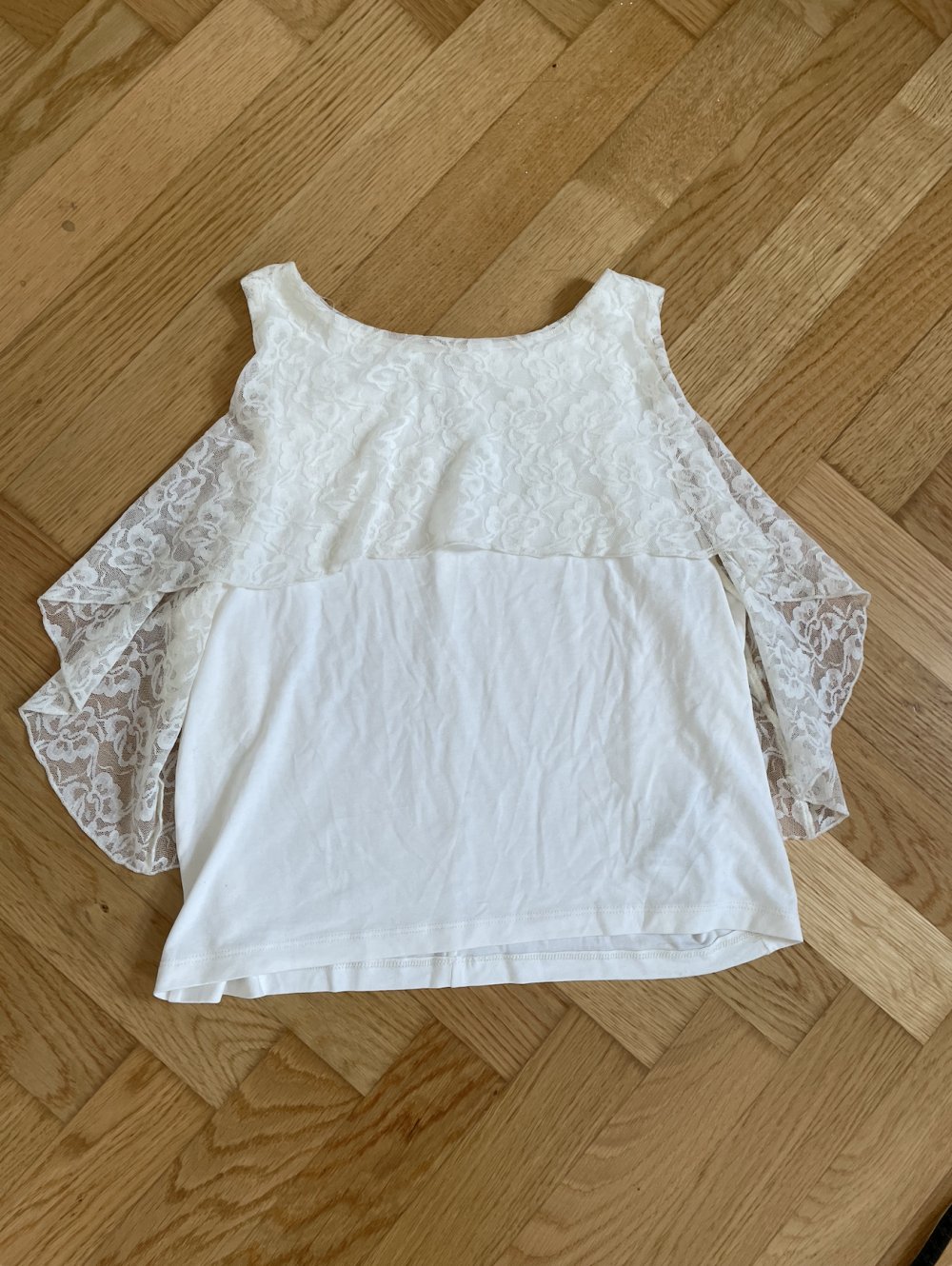 Weißes Top mit Spitze von ASOS, Gr. 38
