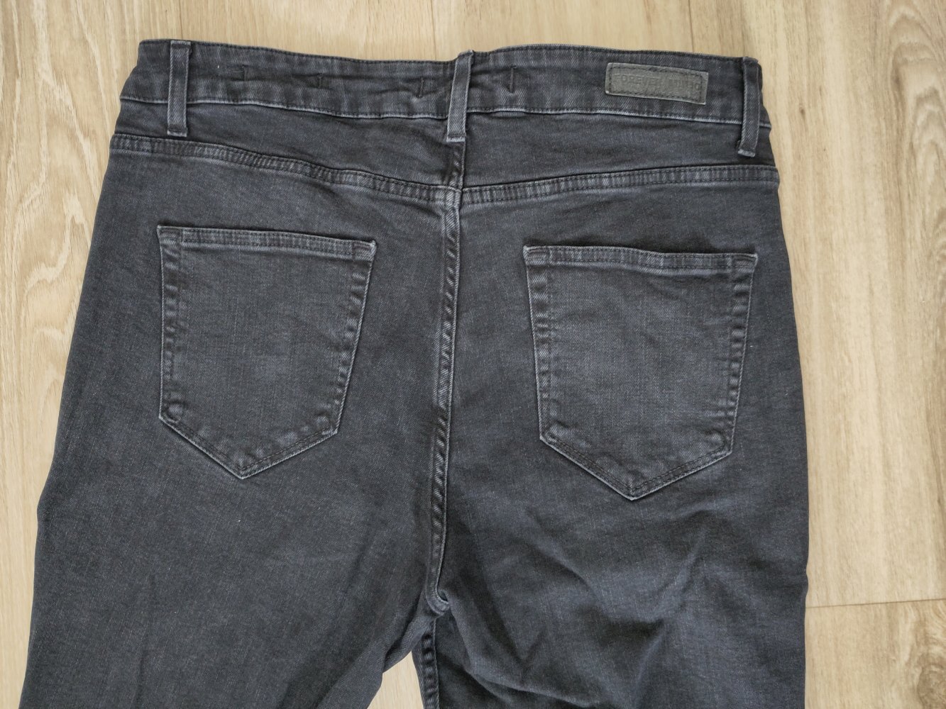 Schwarze lange Jeans, Größe 44