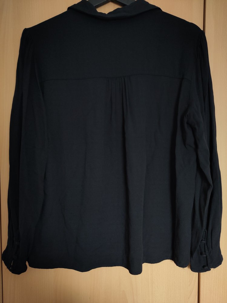 NEU Schwarze, lange Bluse, Größe 42