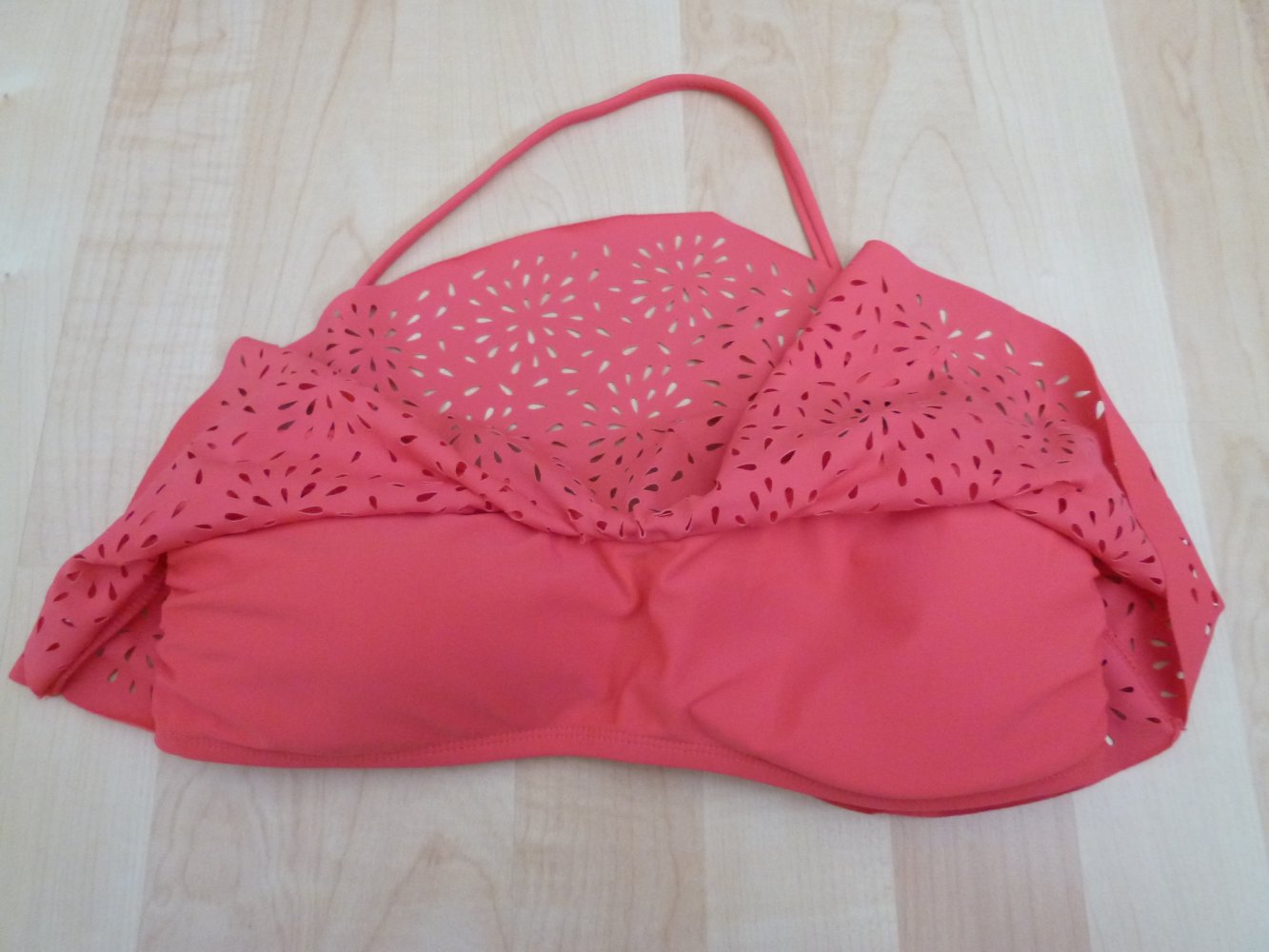 Pinkes Bikinioberteil, Größe 75C