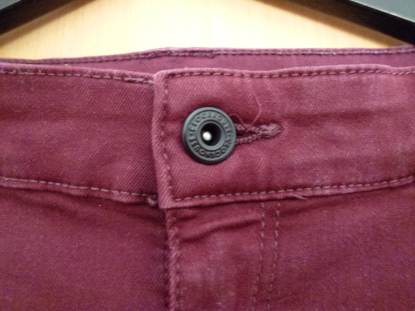 Dunkelrote Hotpants, Größe 42