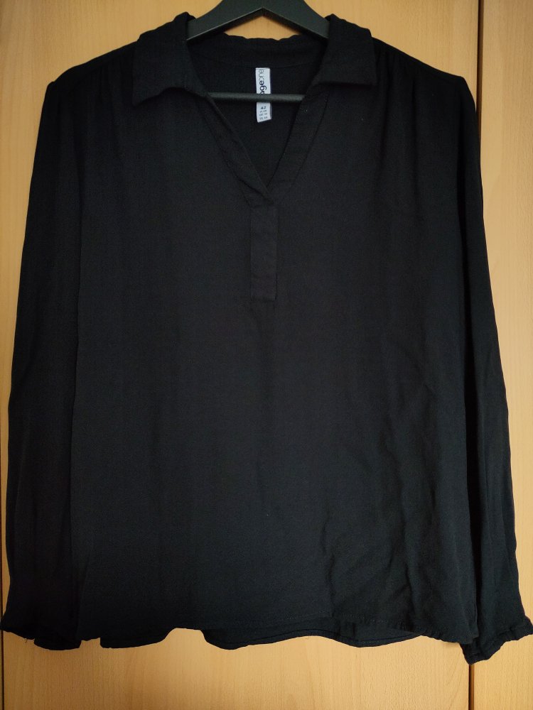 NEU Schwarze, lange Bluse, Größe 42