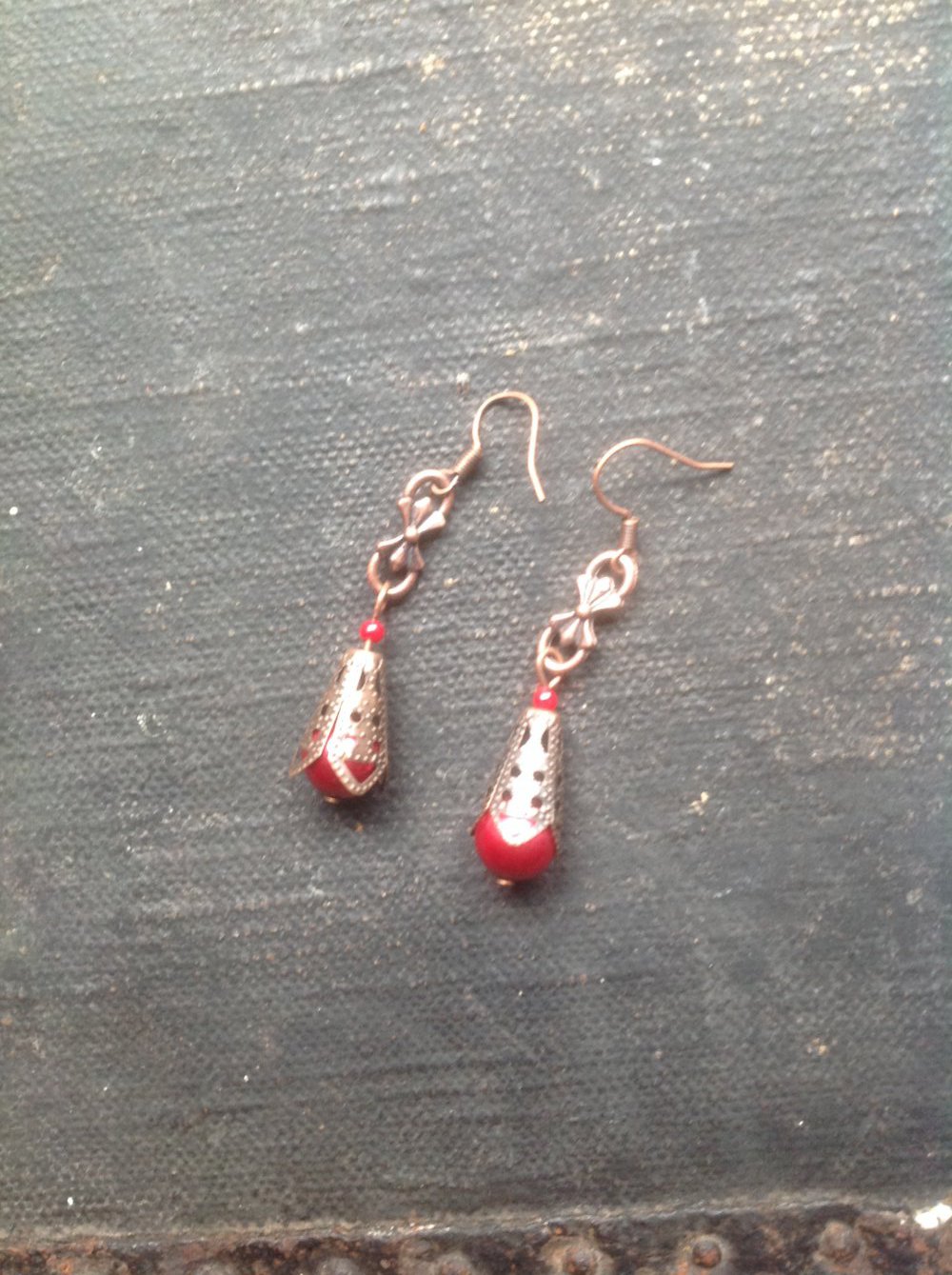 Rote Tropfenohrringe DIY