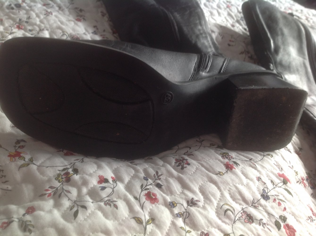 Schwarze Lederstiefel