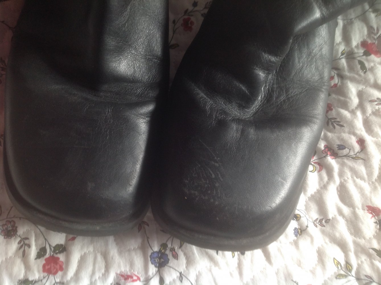 Schwarze Lederstiefel