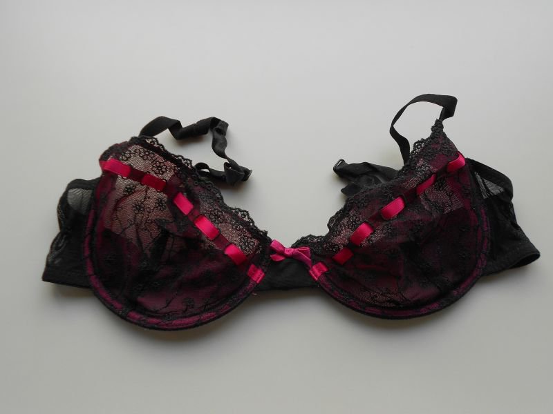 schwarz-pinker Spitzen-BH H&M Gr. 75B