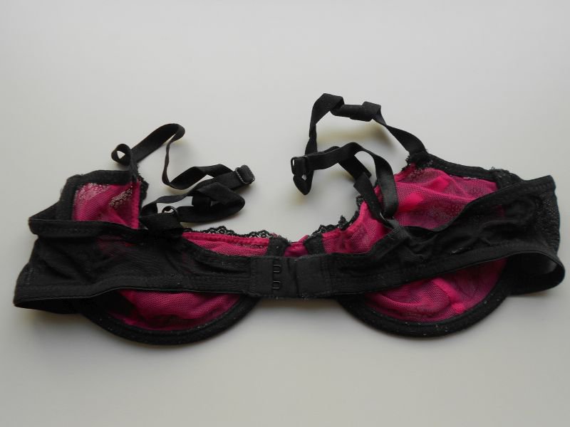 schwarz-pinker Spitzen-BH H&M Gr. 75B