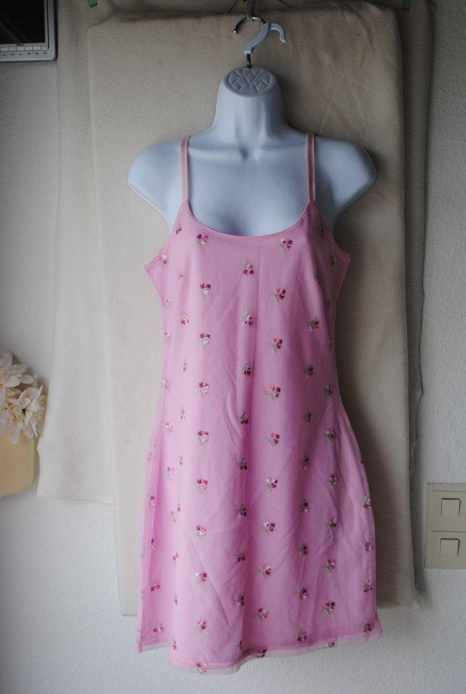 Süßes Sommerkleid rosa bestickt 