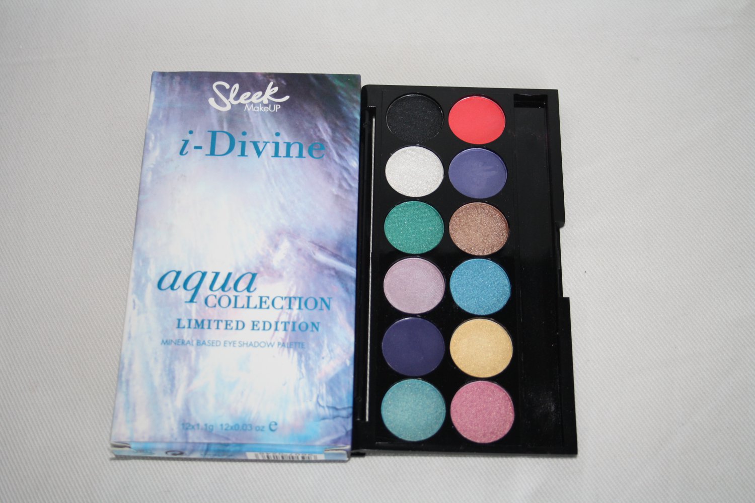 Sleek Lidschattenpalette aqua Collection Lagoon 845 Limited Edition Palette