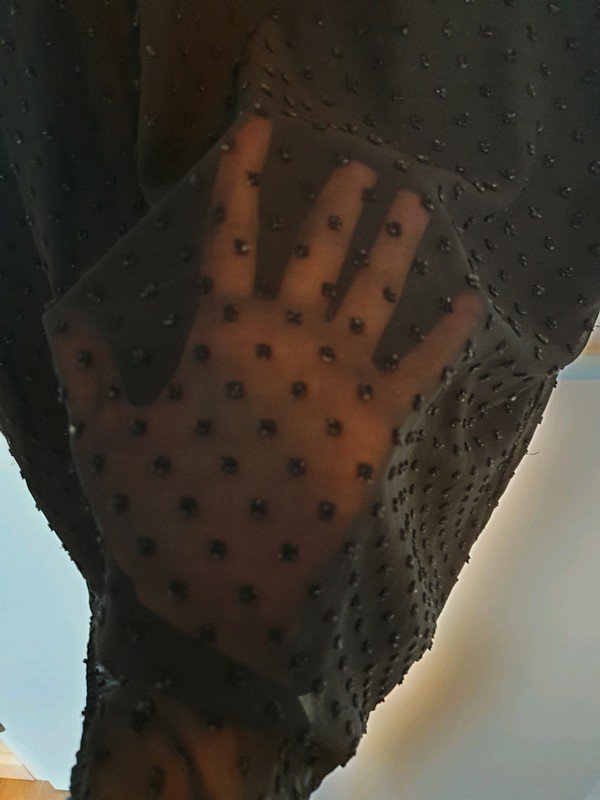 Zara Kleid schwarz mit Volants an den Ärmeln