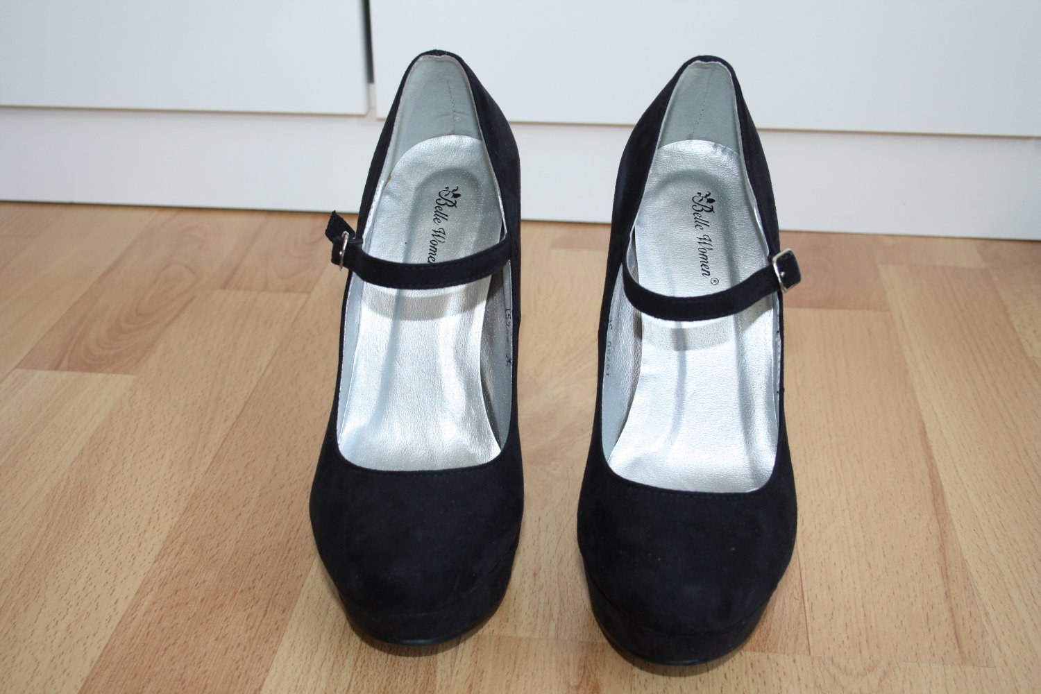 * High Heels mit Riemchen schwarz