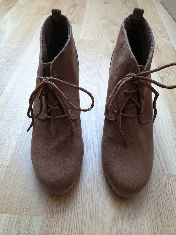 Stiefeletten mit Keilabsatz Wedges Braun zum Schnüren