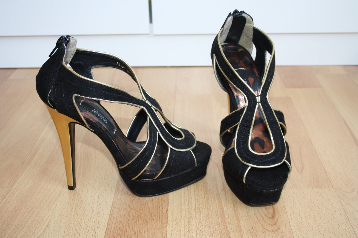 * High Heels schwarz gold Limited Edition by Atmosphere