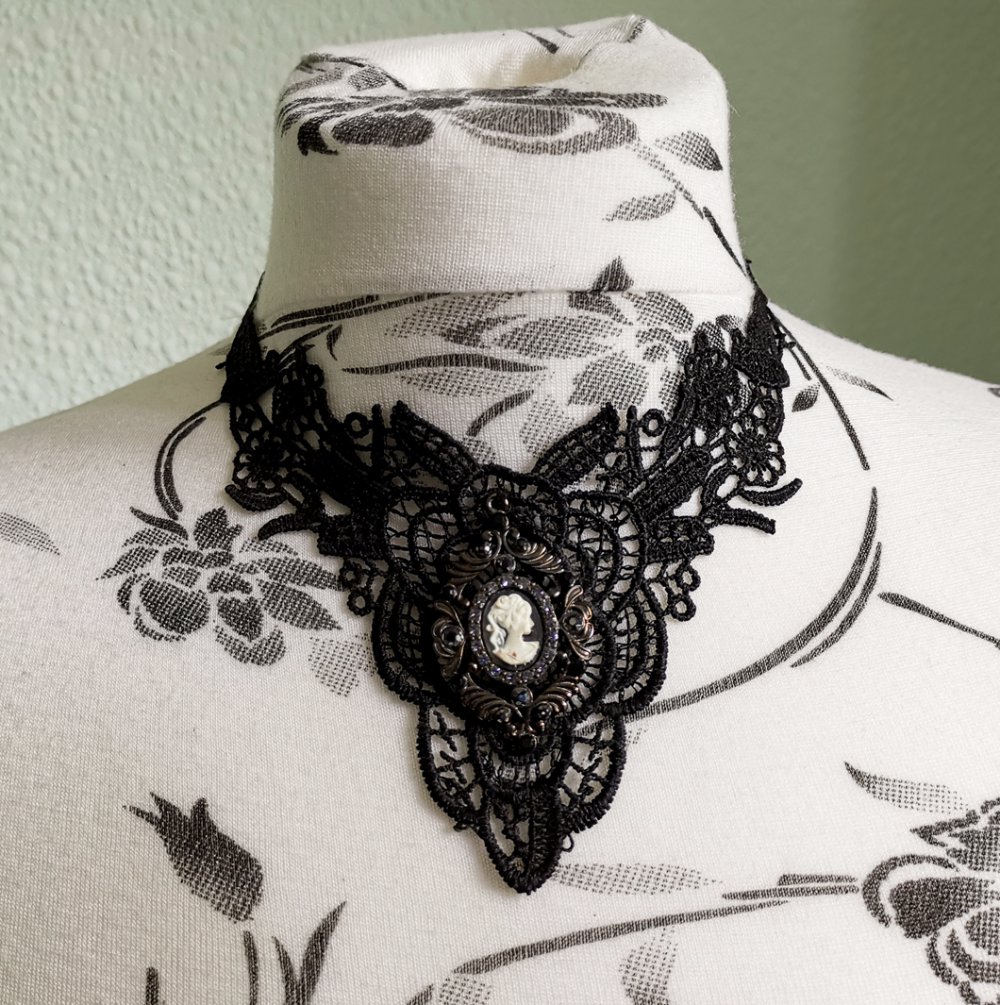 Collier mit Spitze und Kamee/Cameo (Gothic, Lolita)