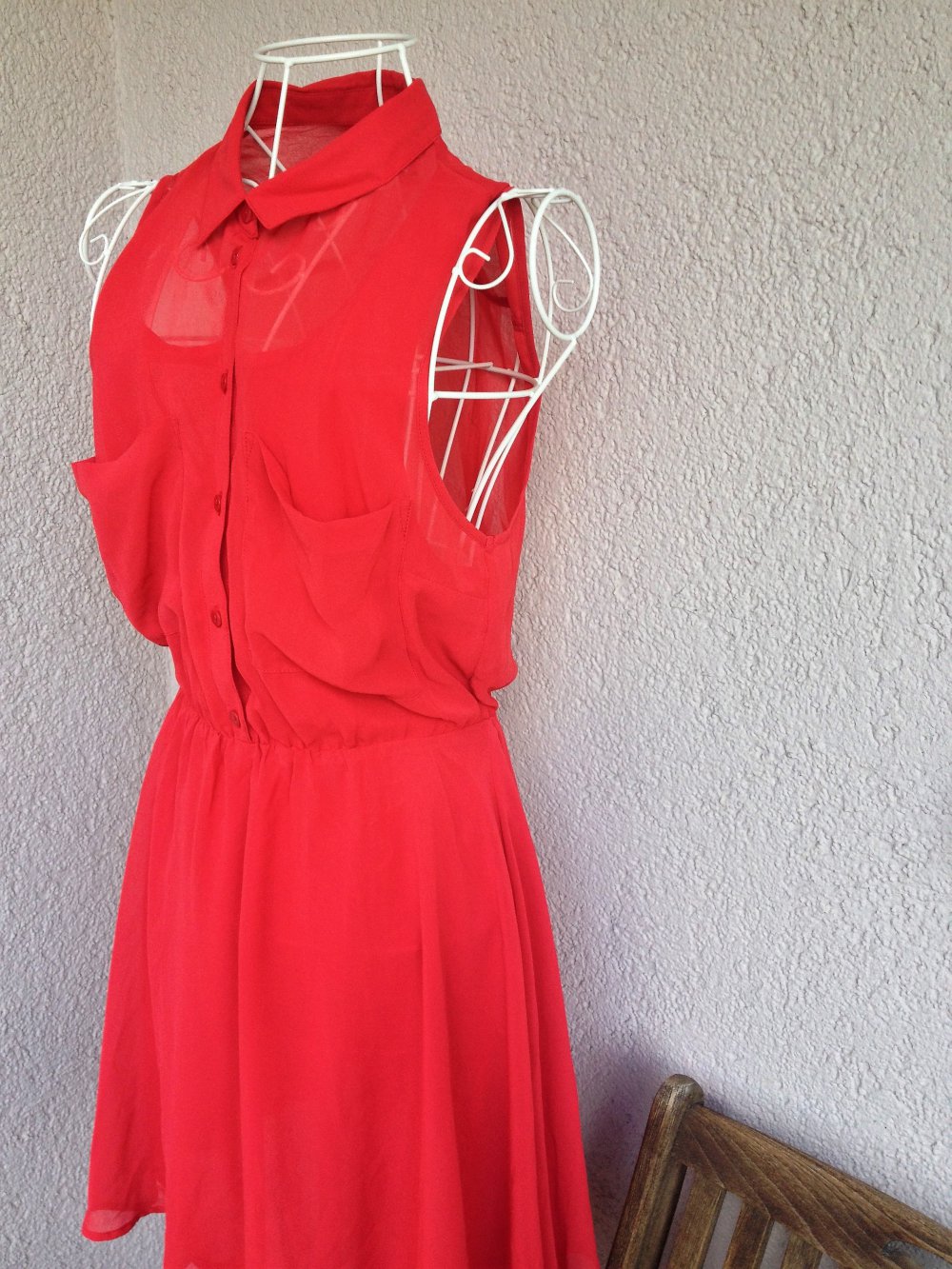 Wunderschönes rotes Kleid ohne Ärmel von H&M