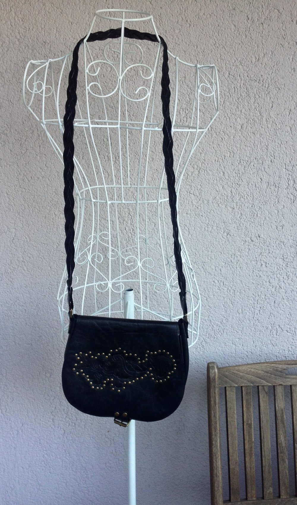 Super schöne Umhängetasche mit Nieten von Atmosphere