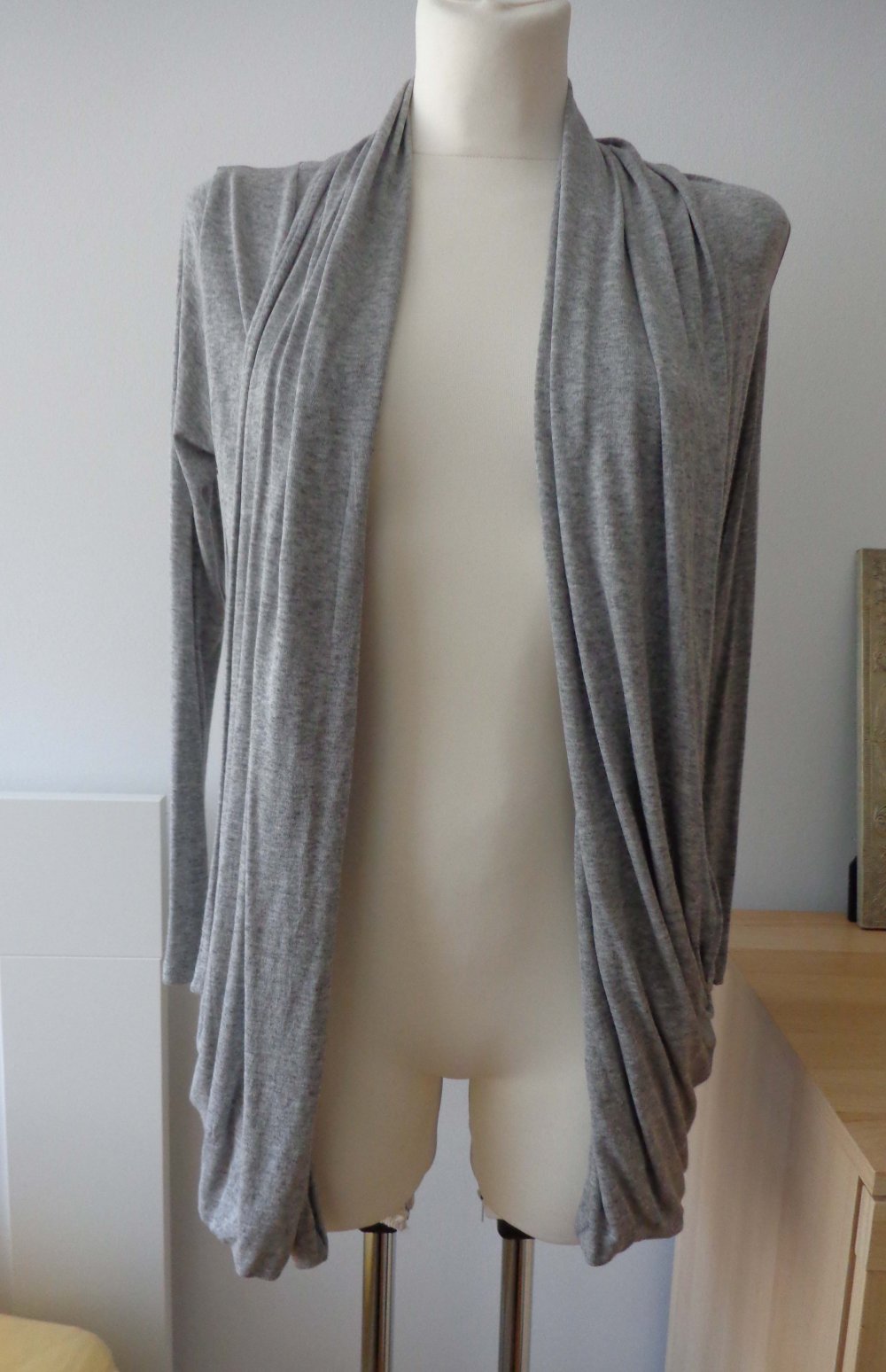 grauer Cardigan
