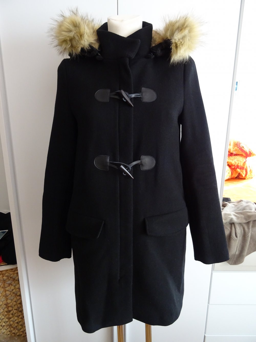 schwarzer Dufflecoat