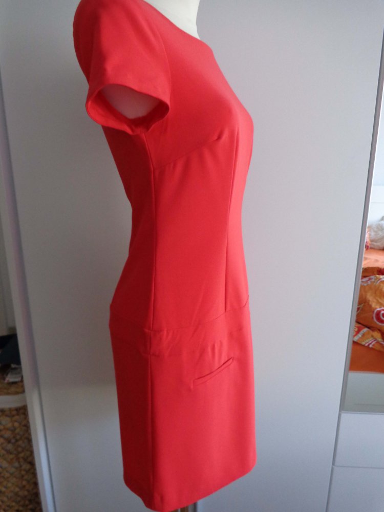 korallfarbenes Etuikleid -NEU-